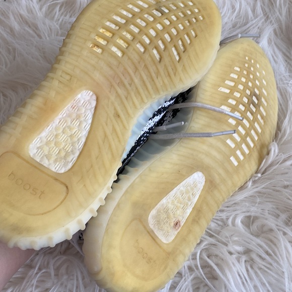 YEEZY 350 V2 Zebra boost sneakers